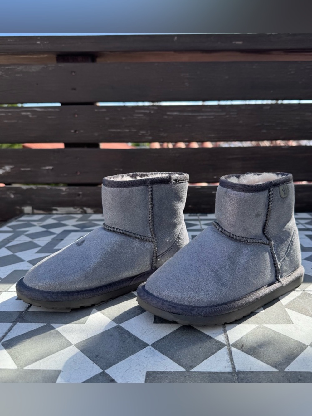 Kids Emu Australia Shearling-Lined Silver Metallic Boots